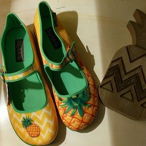 NWT 🍍Chocolaticas Pineapple Mary Jane Shoes US 8
